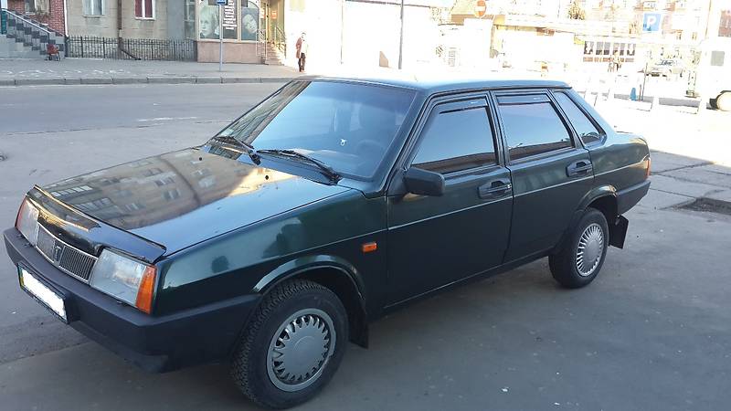 Седан ВАЗ / Lada 21099 2002 в Хмельницком