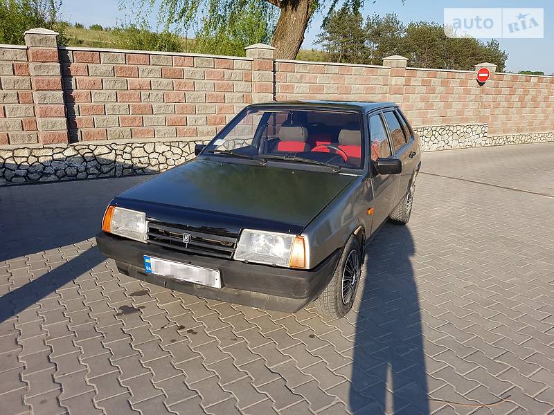 Седан ВАЗ / Lada 21099 2002 в Волочиську