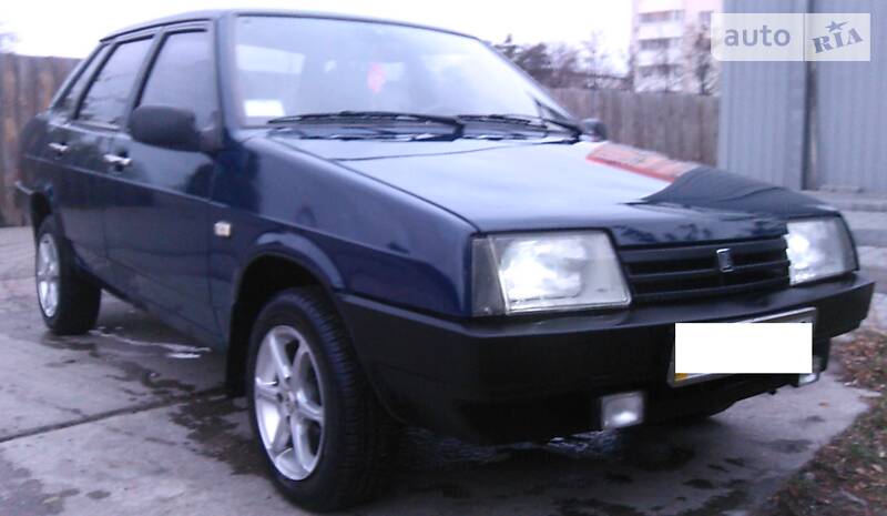 Седан ВАЗ / Lada 21099 2004 в Киеве