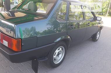 Седан ВАЗ / Lada 21099 2004 в Запорожье