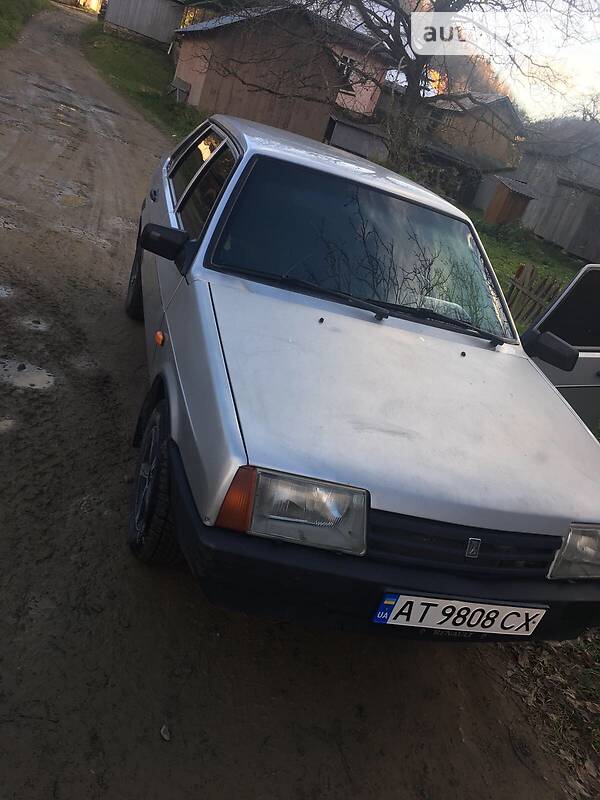 Седан ВАЗ / Lada 21099 2003 в Косове