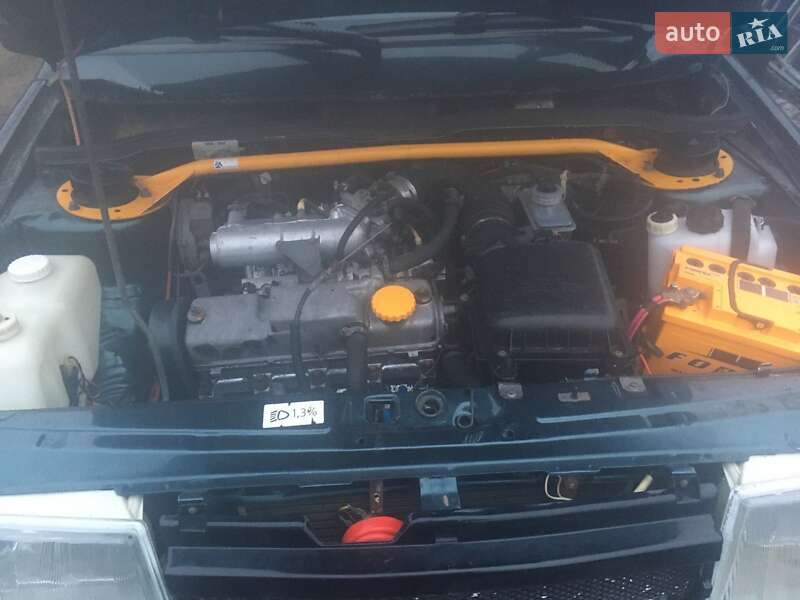 Седан ВАЗ / Lada 21099 2004 в Новоукраинке