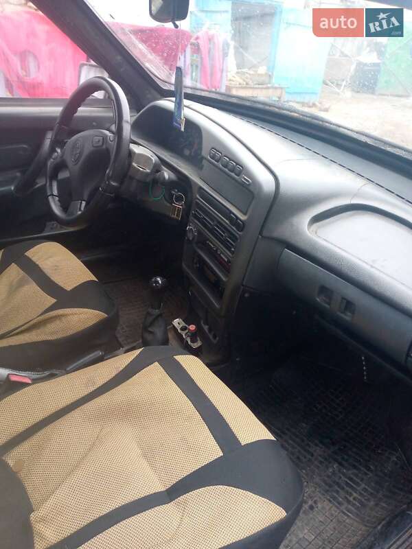 Седан ВАЗ / Lada 21099 1995 в Веселинове