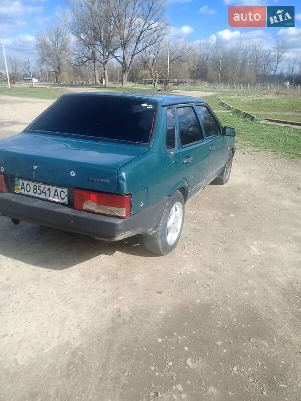 Седан ВАЗ / Lada 21099 2005 в Косові