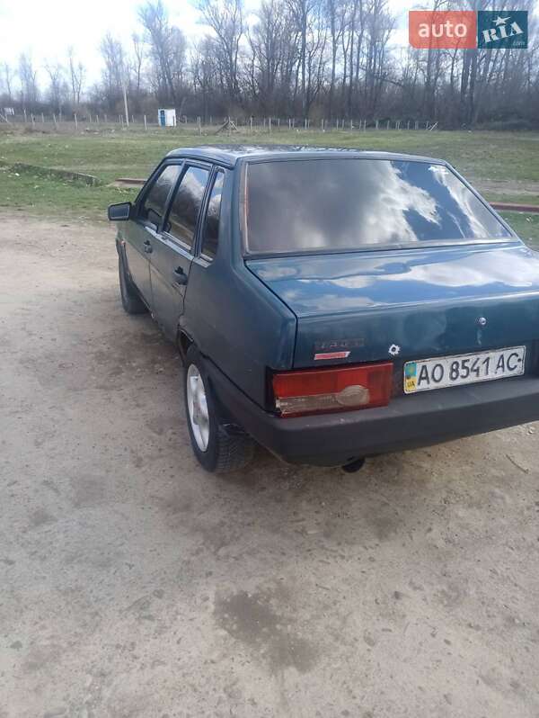Седан ВАЗ / Lada 21099 2005 в Косові