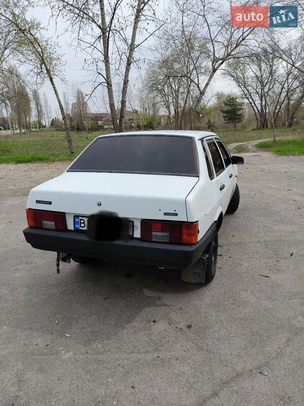 Седан ВАЗ / Lada 21099 2000 в Горішніх Плавнях