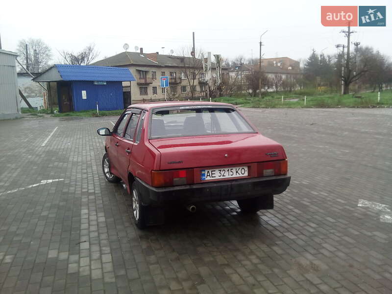 Седан ВАЗ / Lada 21099 1993 в Апостолово