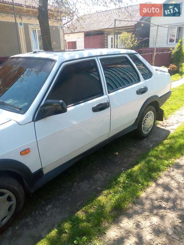 Седан ВАЗ / Lada 21099 1994 в Кицмани