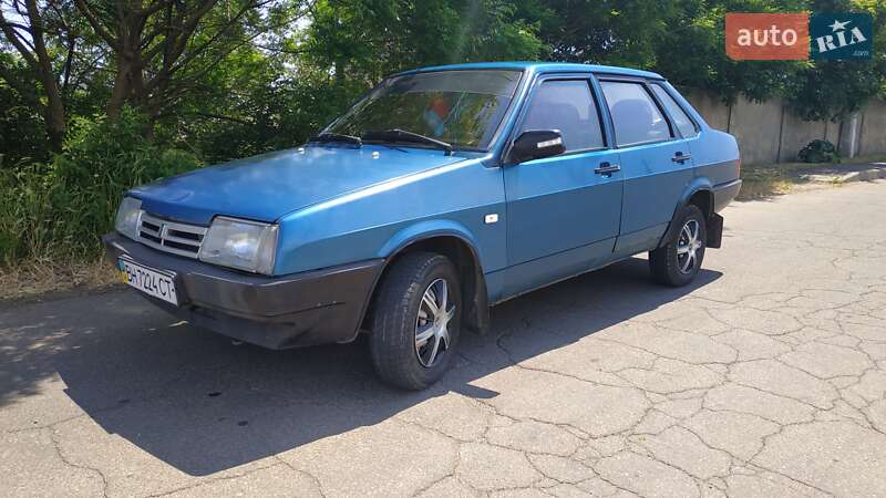 Седан ВАЗ / Lada 21099 2000 в Черноморске