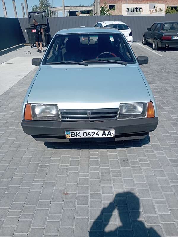 Седан ВАЗ / Lada 21099 2004 в Ровно
