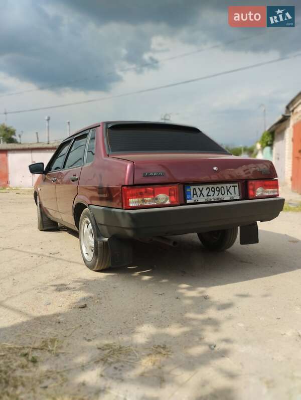 Седан ВАЗ / Lada 21099 2004 в Харькове