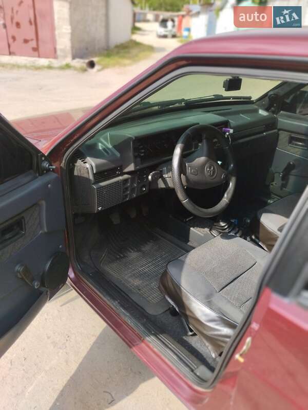 Седан ВАЗ / Lada 21099 2004 в Харькове