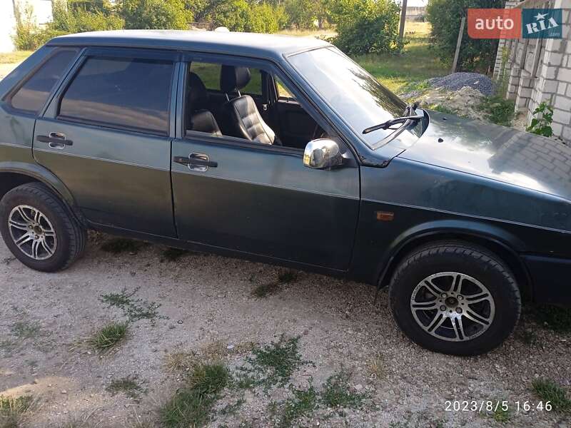 Седан ВАЗ / Lada 21099 2004 в Миколаєві