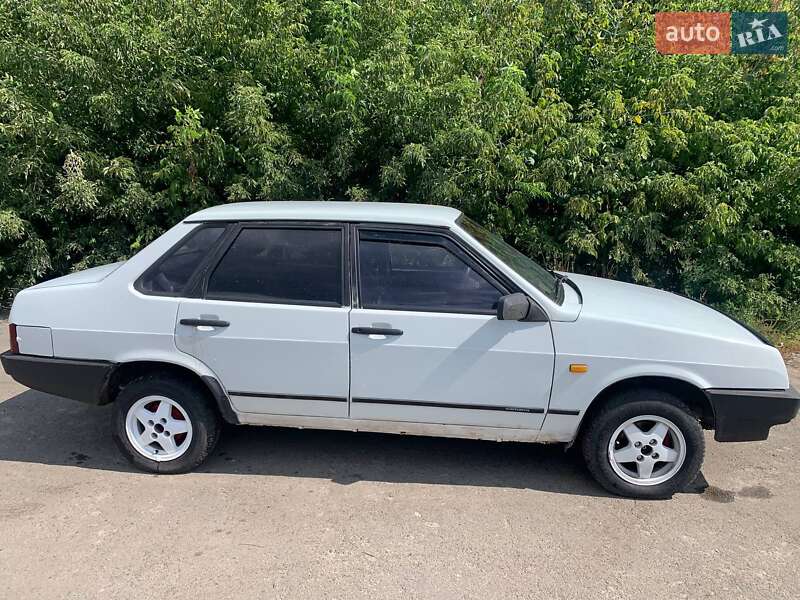 Седан ВАЗ / Lada 21099 2000 в Дубні