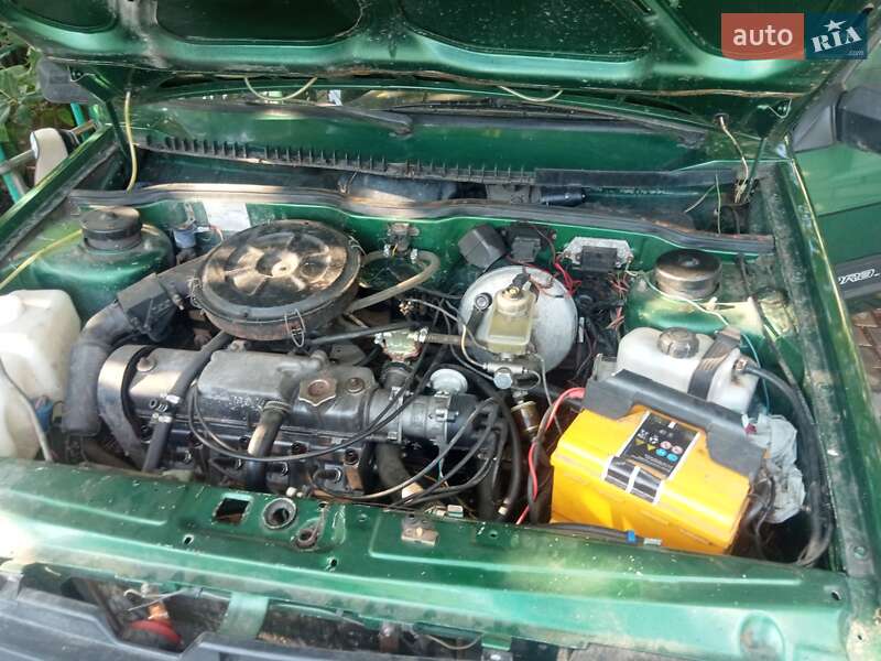 Седан ВАЗ / Lada 21099 2001 в Новомосковске
