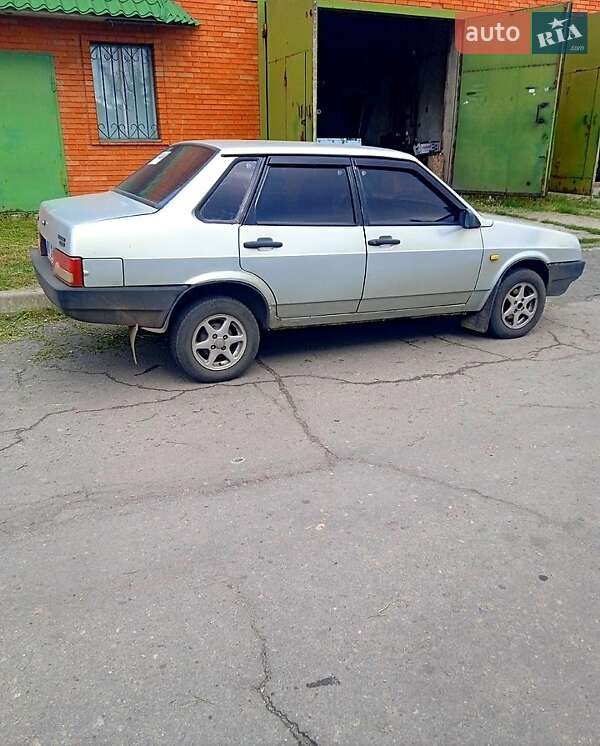 Седан ВАЗ / Lada 21099 2000 в Лозовой