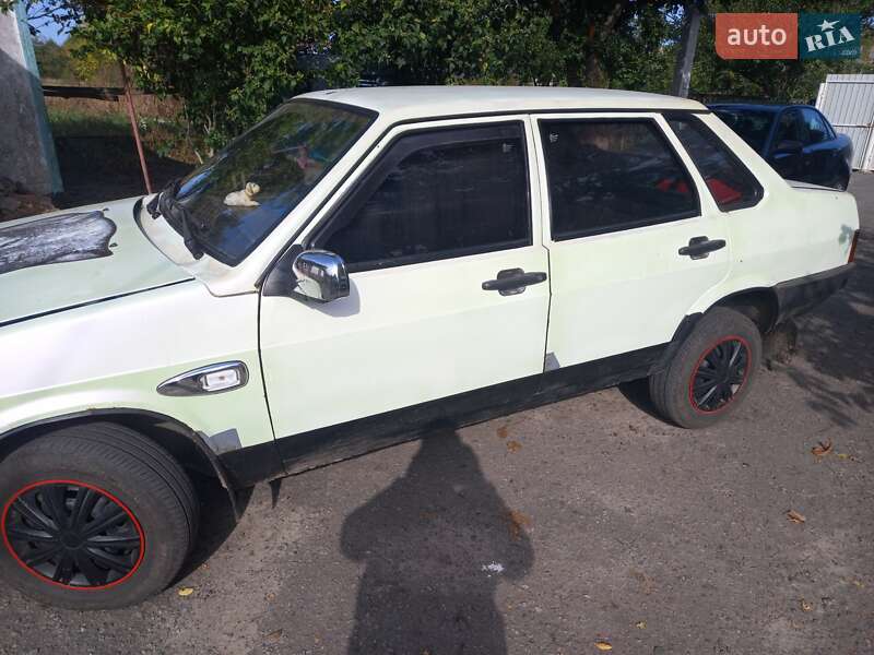 Седан ВАЗ / Lada 21099 1998 в Бердичеве