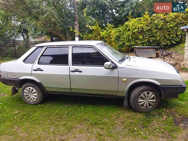 Седан ВАЗ / Lada 21099 2005 в Рудки