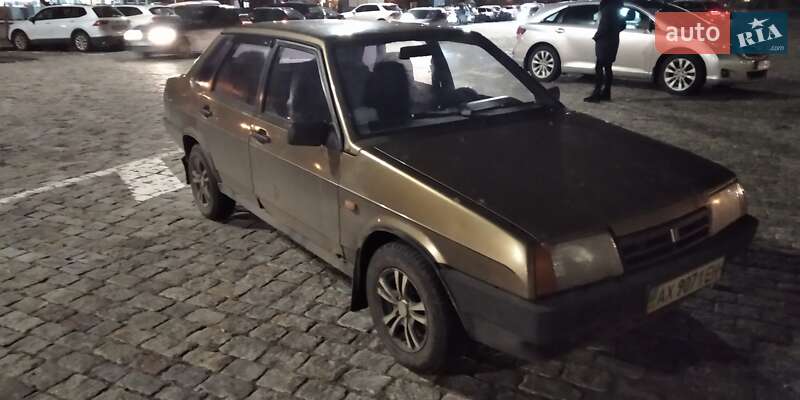 Седан ВАЗ / Lada 21099 1999 в Харькове