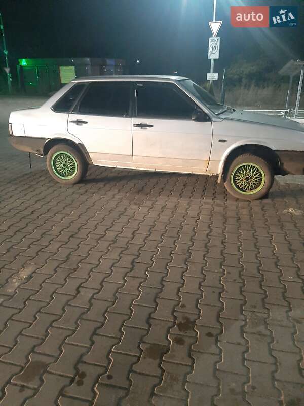 Седан ВАЗ / Lada 21099 2002 в Остер