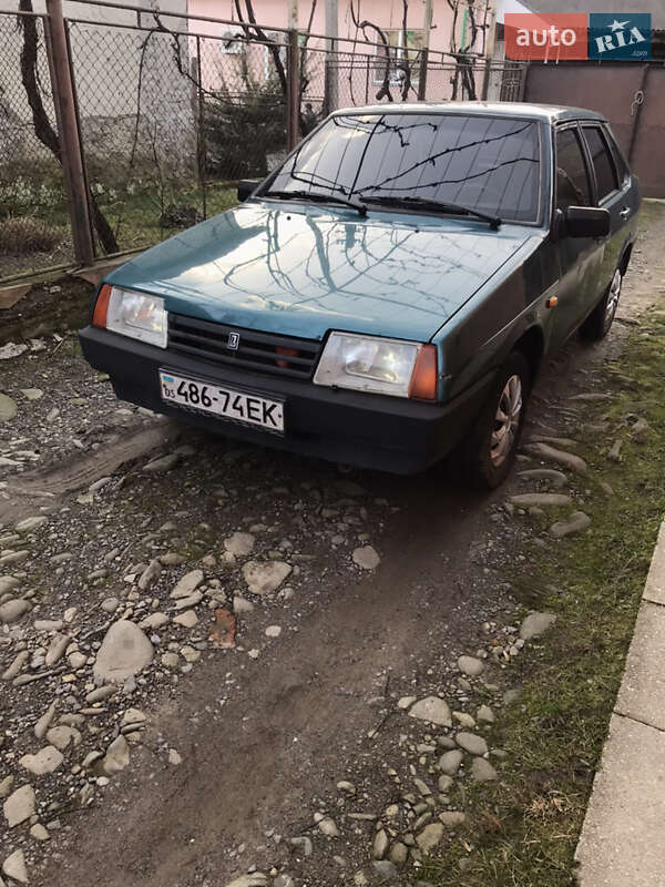 Седан ВАЗ / Lada 21099 2001 в Сваляві
