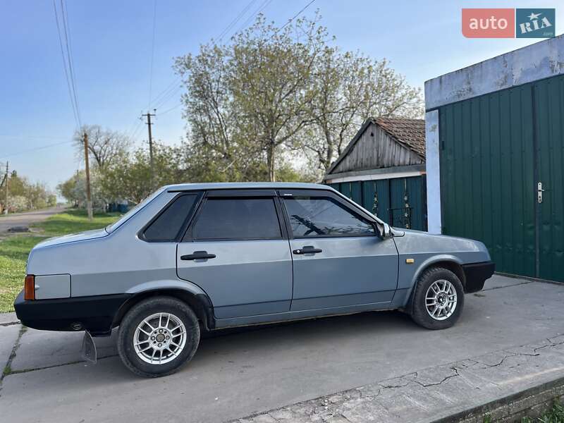 Седан ВАЗ 21099 2004 в 