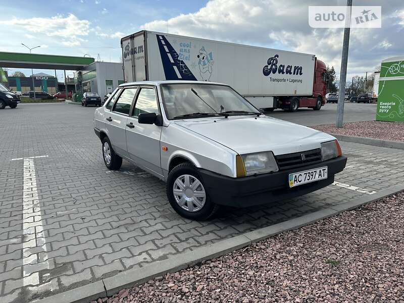 Седан ВАЗ / Lada 21099 2003 в Луцке