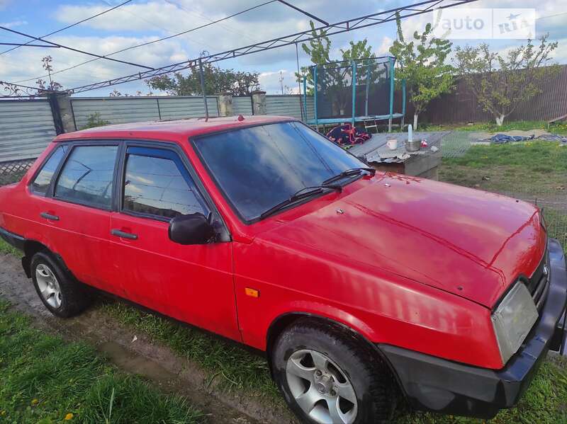 Седан ВАЗ / Lada 21099 1992 в Новой Ушице