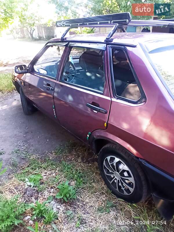 Седан ВАЗ / Lada 21099 1995 в Покровске