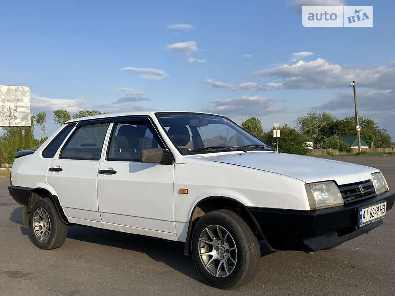 Седан ВАЗ / Lada 21099 2004 в Ічні