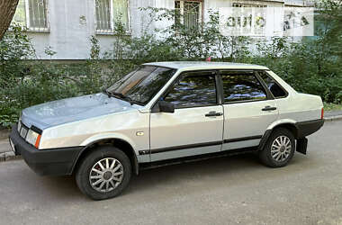 Седан ВАЗ / Lada 21099 2000 в Миколаєві