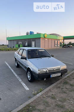 Седан ВАЗ / Lada 21099 2004 в Новомосковске