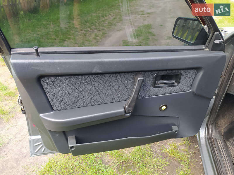 Седан ВАЗ / Lada 21099 2005 в Остроге