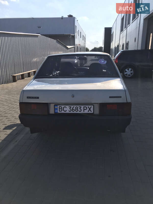 Седан ВАЗ / Lada 21099 2009 в Львове