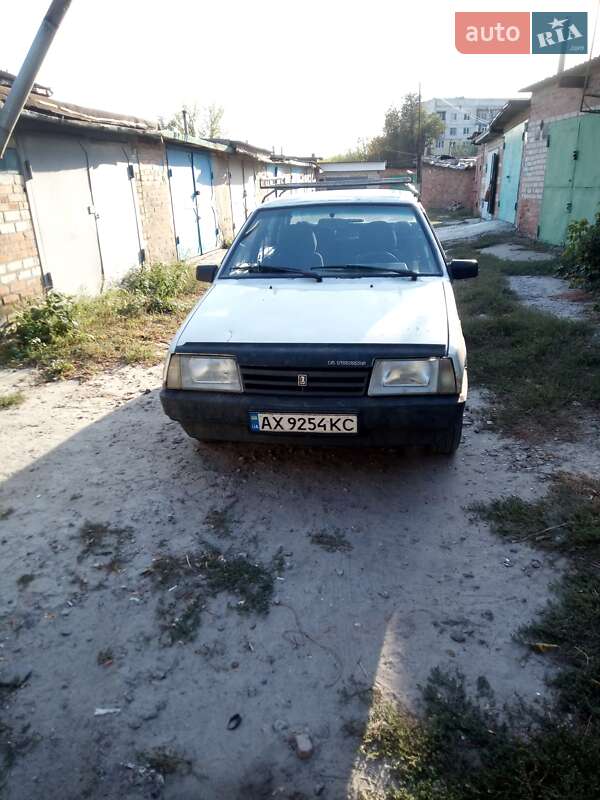 Седан ВАЗ / Lada 21099 2002 в Чугуеве