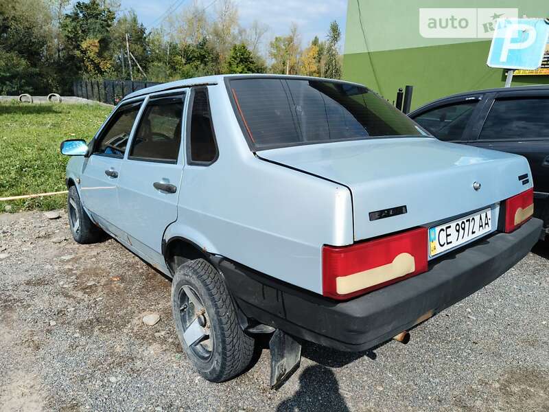 Седан ВАЗ / Lada 21099 2004 в Черновцах