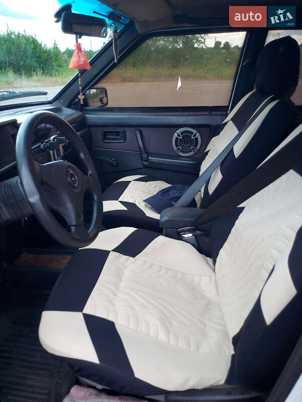 Седан ВАЗ / Lada 21099 2000 в Львове