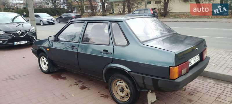 Седан ВАЗ / Lada 21099 2004 в Луцке