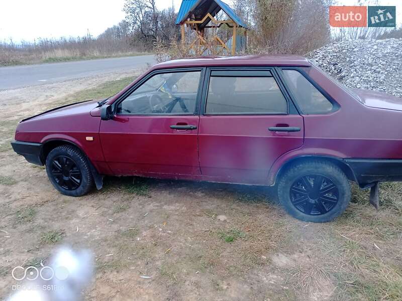 Седан ВАЗ / Lada 21099 1993 в Новояворівську