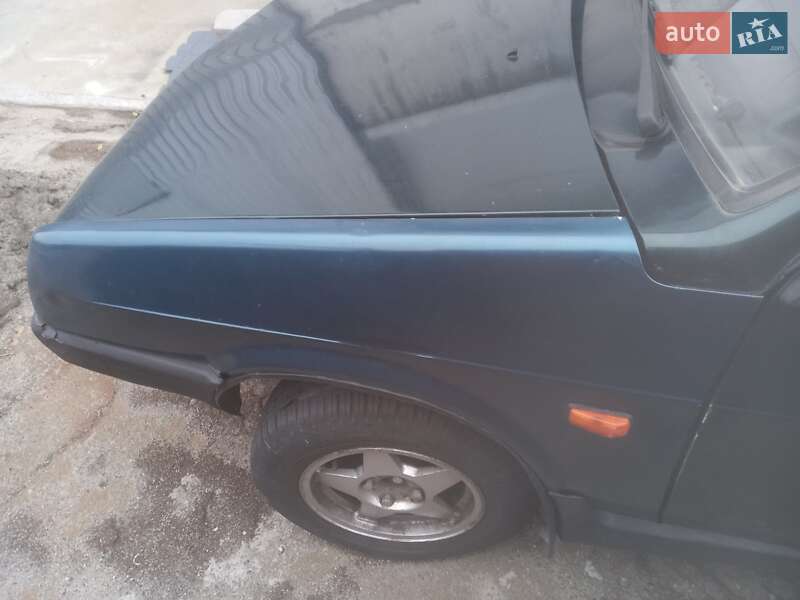 Седан ВАЗ / Lada 21099 2002 в Днепре