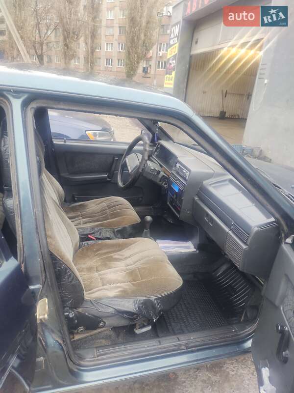 Седан ВАЗ / Lada 21099 2005 в Кривом Роге