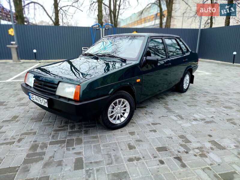 Седан ВАЗ / Lada 21099 2003 в Новомосковську