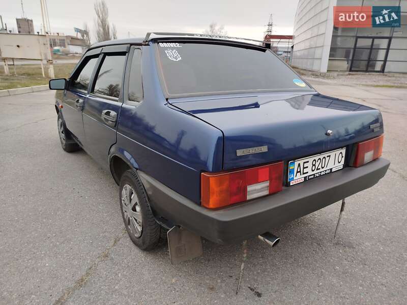 Седан ВАЗ / Lada 21099 2001 в Днепре