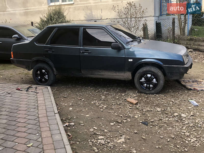 Седан ВАЗ 21099 2004 в 