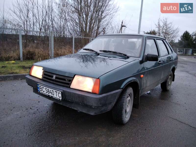 Седан ВАЗ / Lada 21099 2004 в Львові