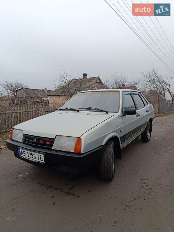 Седан ВАЗ / Lada 21099 2003 в Кривом Роге