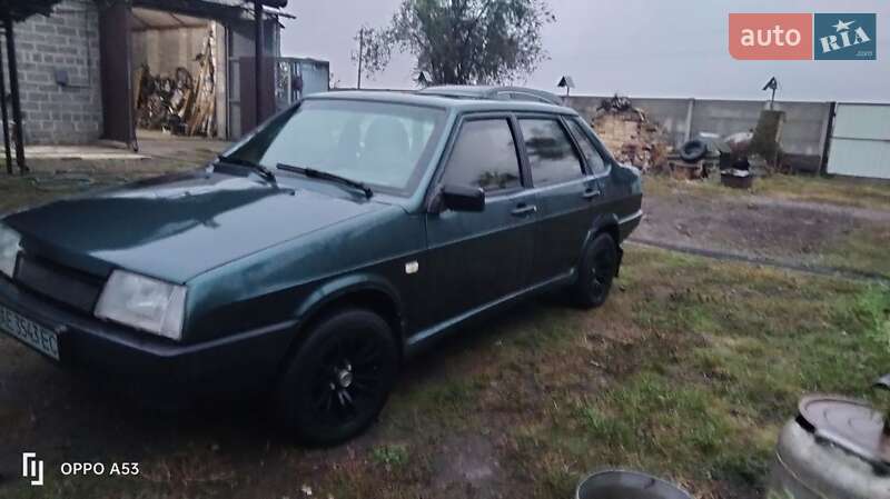 Седан ВАЗ / Lada 21099 2004 в Кривом Роге