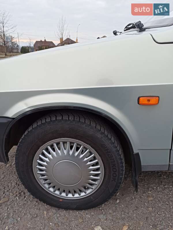 Седан ВАЗ / Lada 21099 2001 в Ужгороде