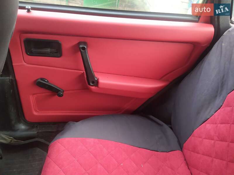 Седан ВАЗ / Lada 21099 1993 в Львове