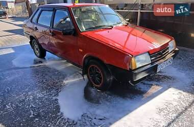 Седан ВАЗ / Lada 21099 1993 в Хотине